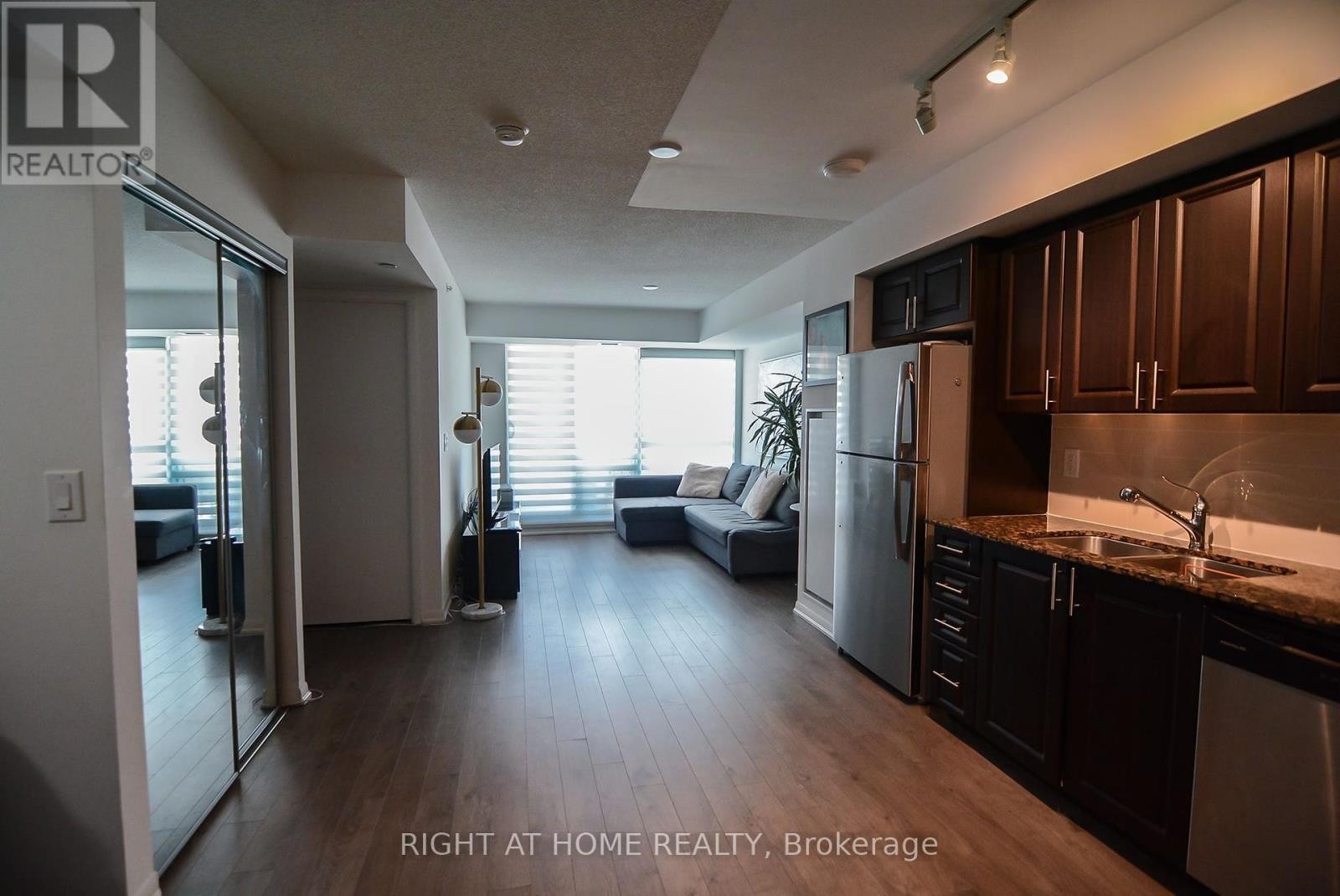 












1001 - 3091 DUFFERIN STREET

,
Toronto (Yorkdale-Glen Park),




Ontario
M6A0C4

