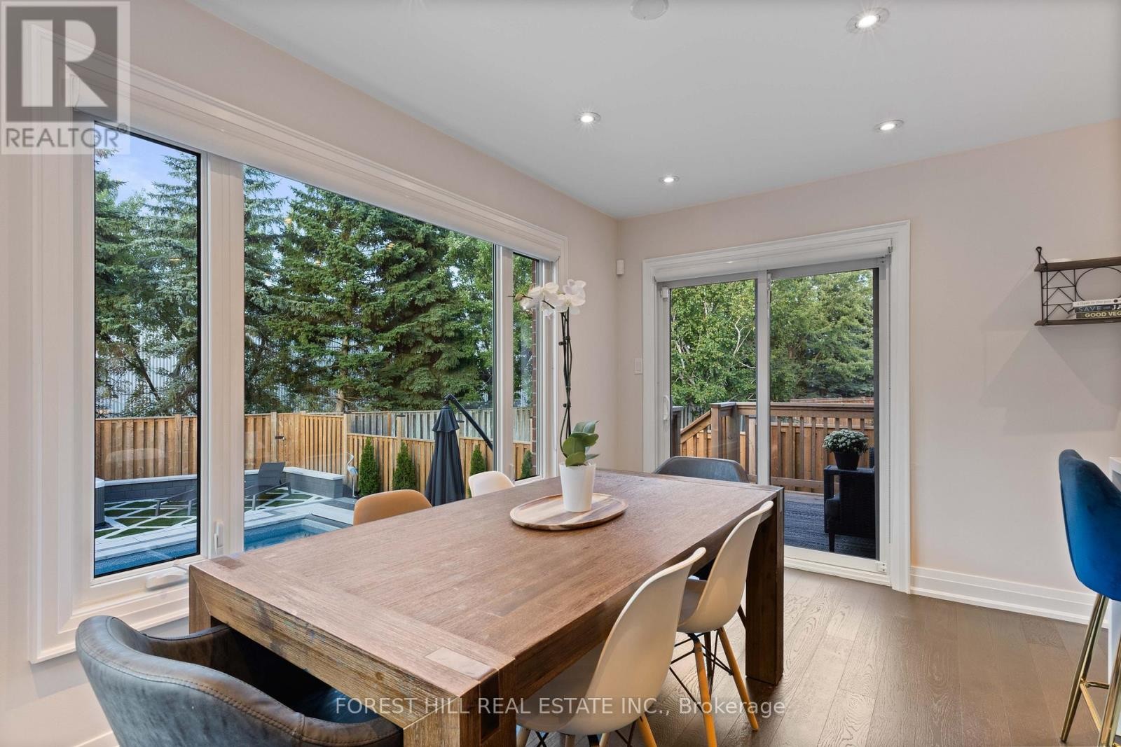 












6633 EASTRIDGE ROAD

,
Mississauga (Meadowvale),




Ontario
L5N4L8

