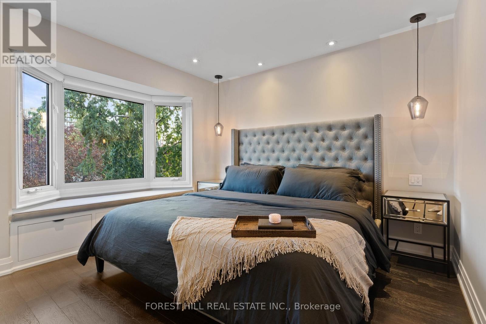 












6633 EASTRIDGE ROAD

,
Mississauga (Meadowvale),




Ontario
L5N4L8

