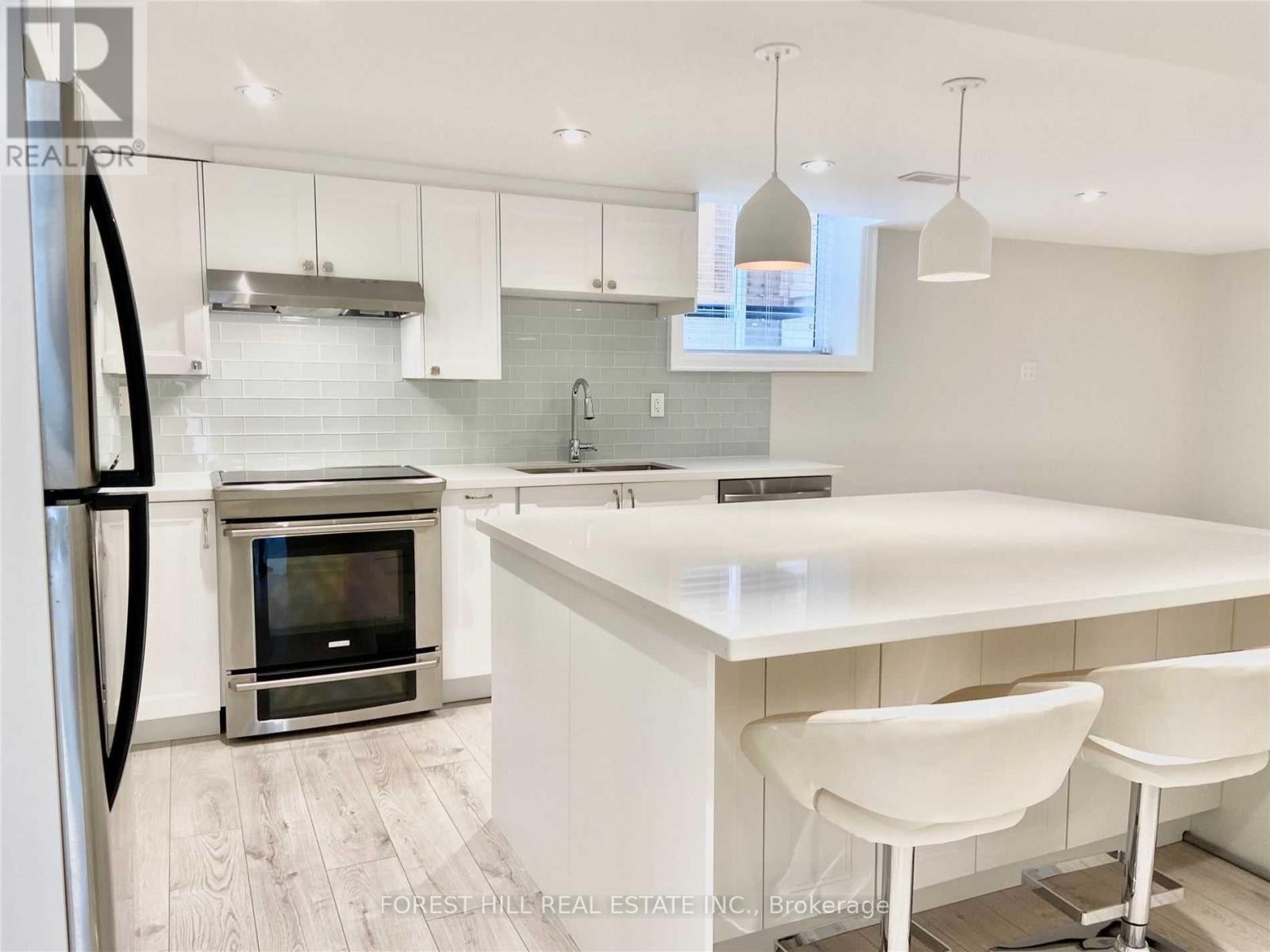 












6633 EASTRIDGE ROAD

,
Mississauga (Meadowvale),




Ontario
L5N4L8

