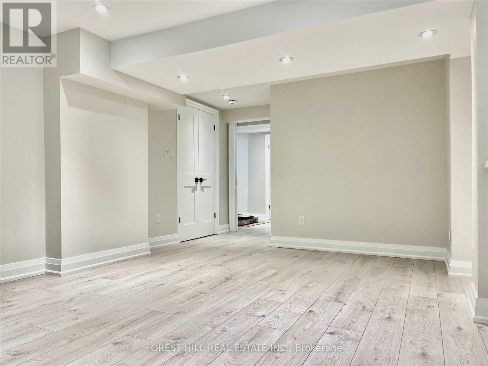 












6633 EASTRIDGE ROAD

,
Mississauga (Meadowvale),




Ontario
L5N4L8

