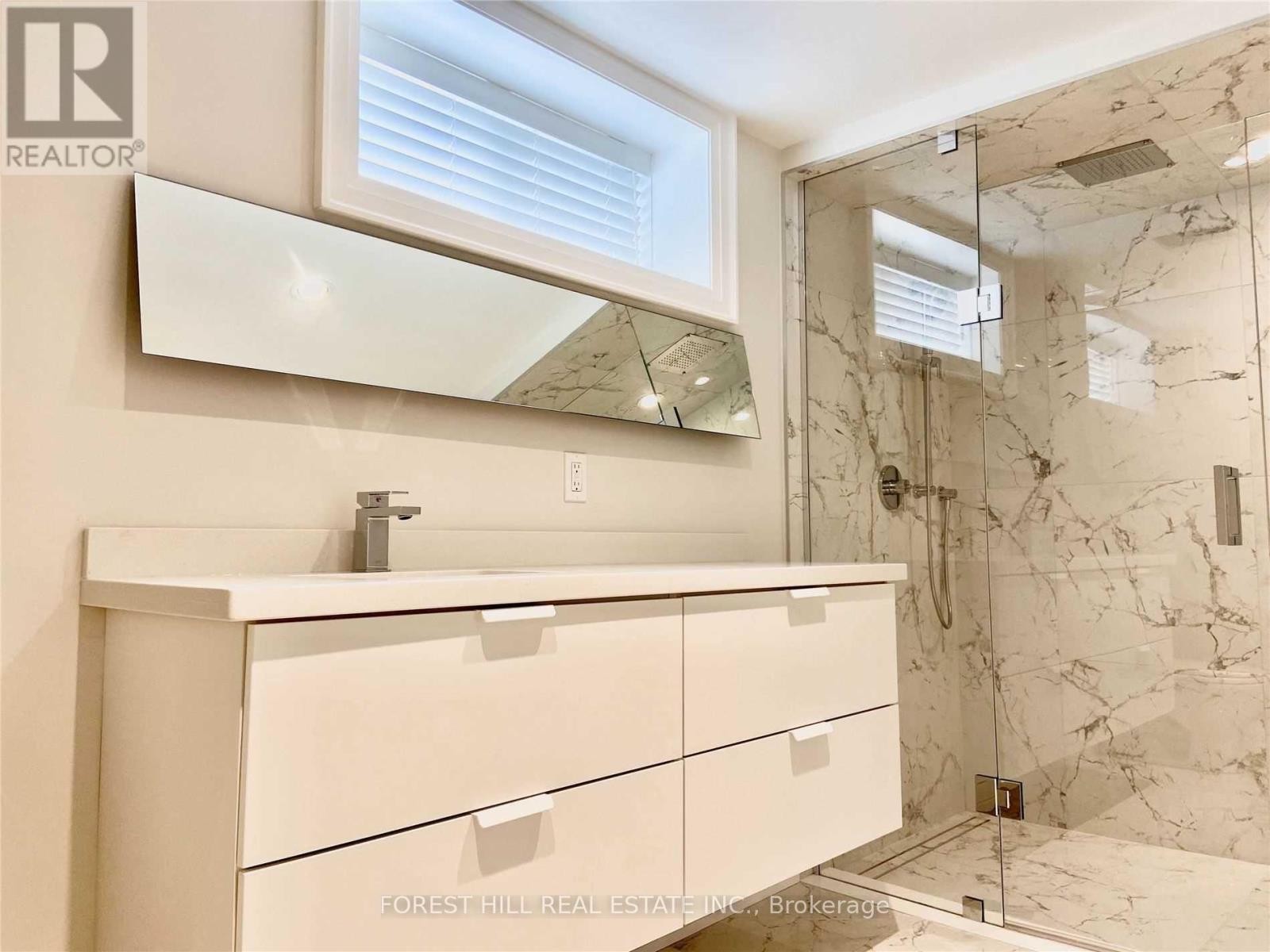 












6633 EASTRIDGE ROAD

,
Mississauga (Meadowvale),




Ontario
L5N4L8


