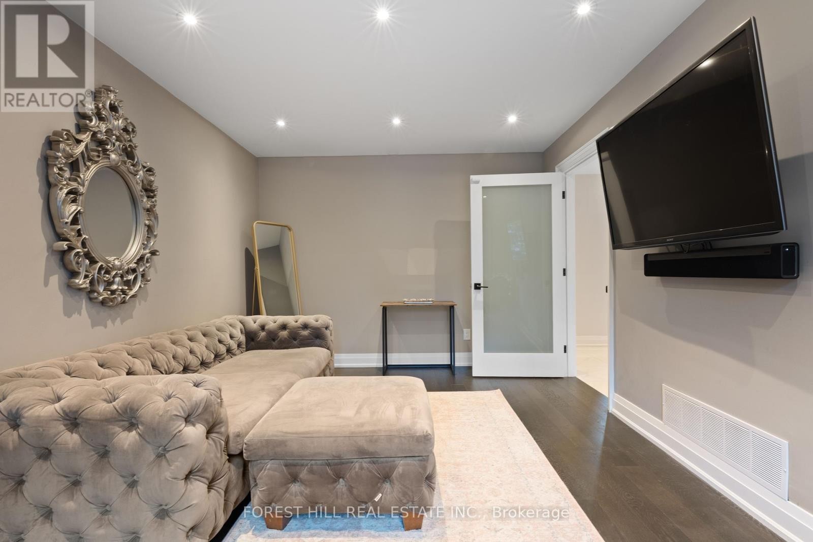 












6633 EASTRIDGE ROAD

,
Mississauga (Meadowvale),




Ontario
L5N4L8

