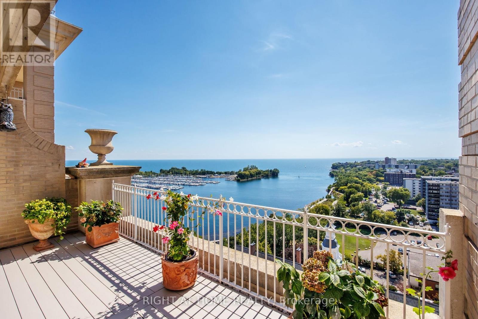 












PH1501 - 2287 LAKE SHORE BOULEVARD W

,
Toronto (Mimico),




Ontario
M8V3Y1

