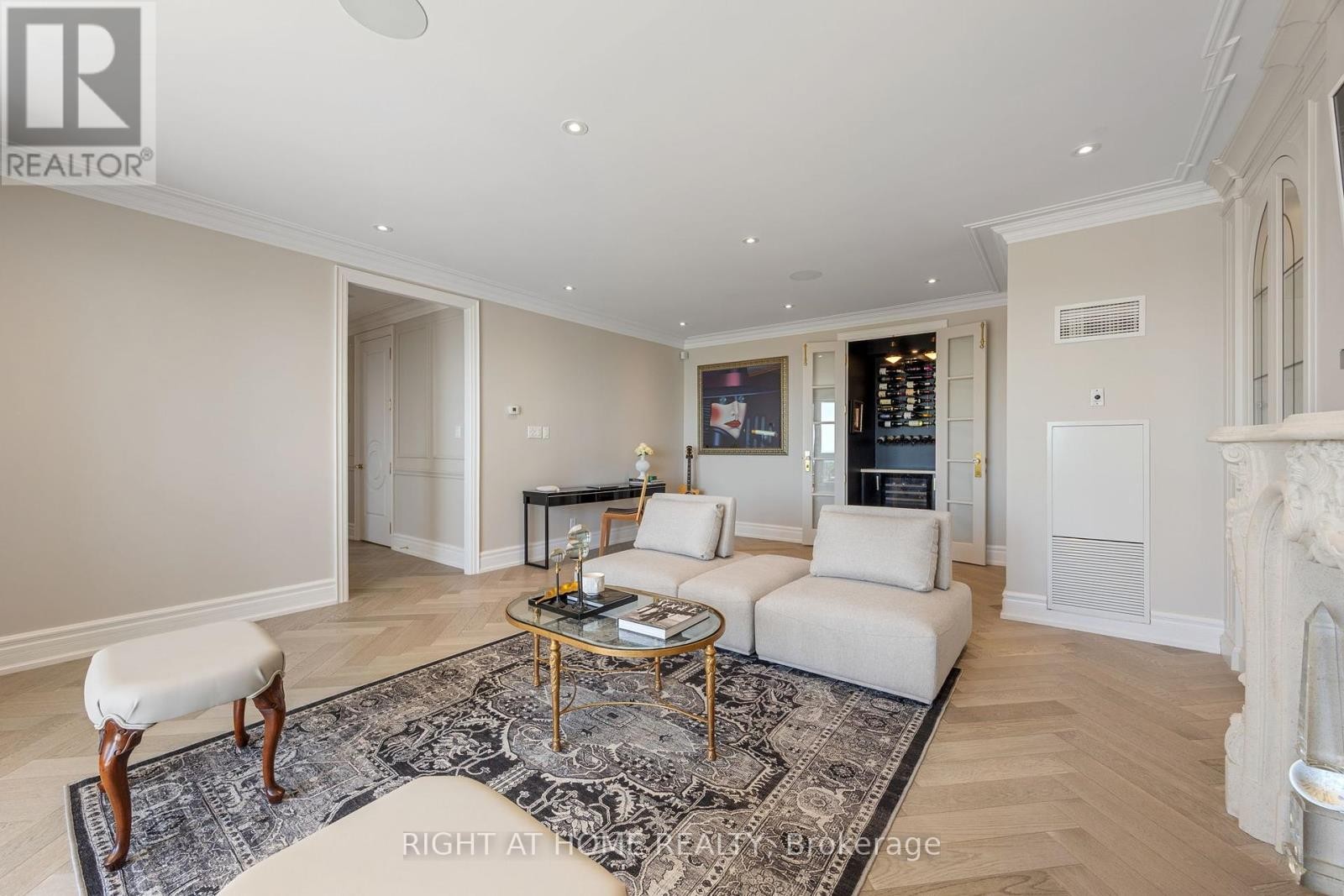 












PH1501 - 2287 LAKE SHORE BOULEVARD W

,
Toronto (Mimico),




Ontario
M8V3Y1

