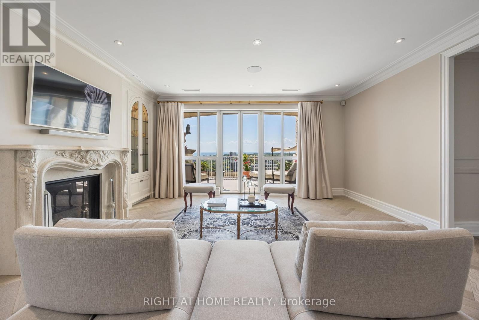 












PH1501 - 2287 LAKE SHORE BOULEVARD W

,
Toronto (Mimico),




Ontario
M8V3Y1

