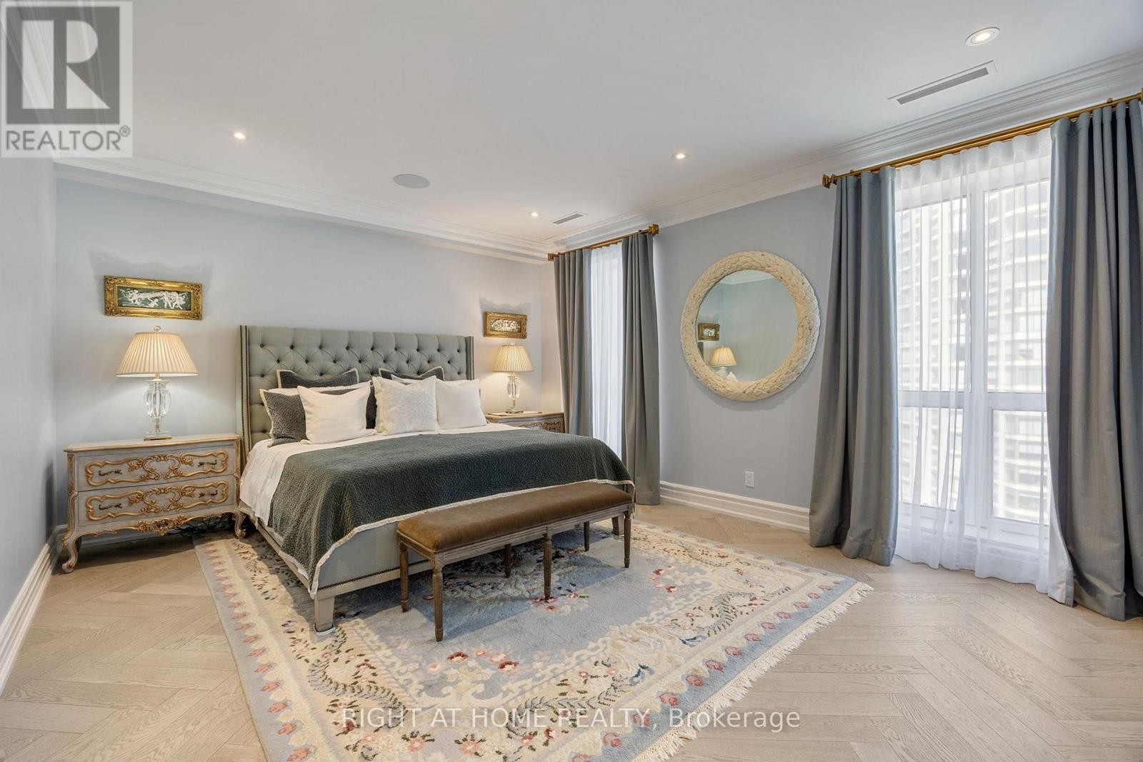 












PH1501 - 2287 LAKE SHORE BOULEVARD W

,
Toronto (Mimico),




Ontario
M8V3Y1

