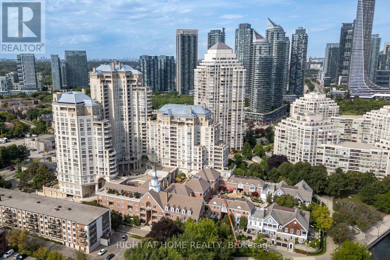 












PH1501 - 2287 LAKE SHORE BOULEVARD W

,
Toronto (Mimico),




Ontario
M8V3Y1


