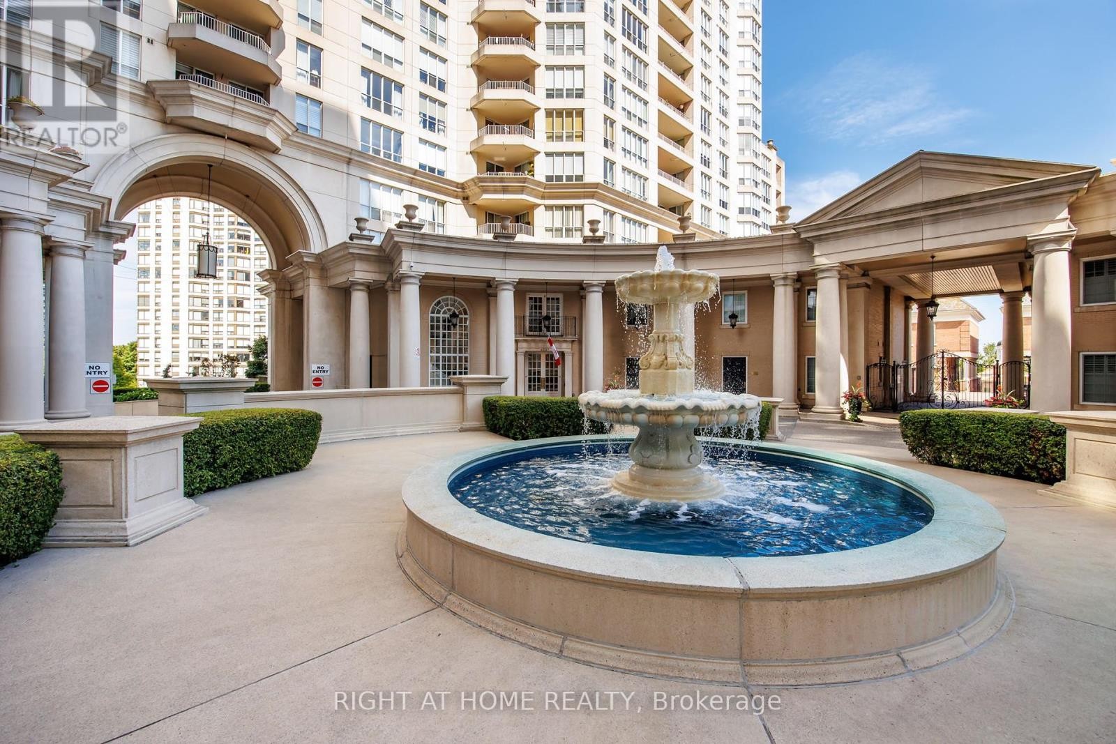 












PH1501 - 2287 LAKE SHORE BOULEVARD W

,
Toronto (Mimico),




Ontario
M8V3Y1

