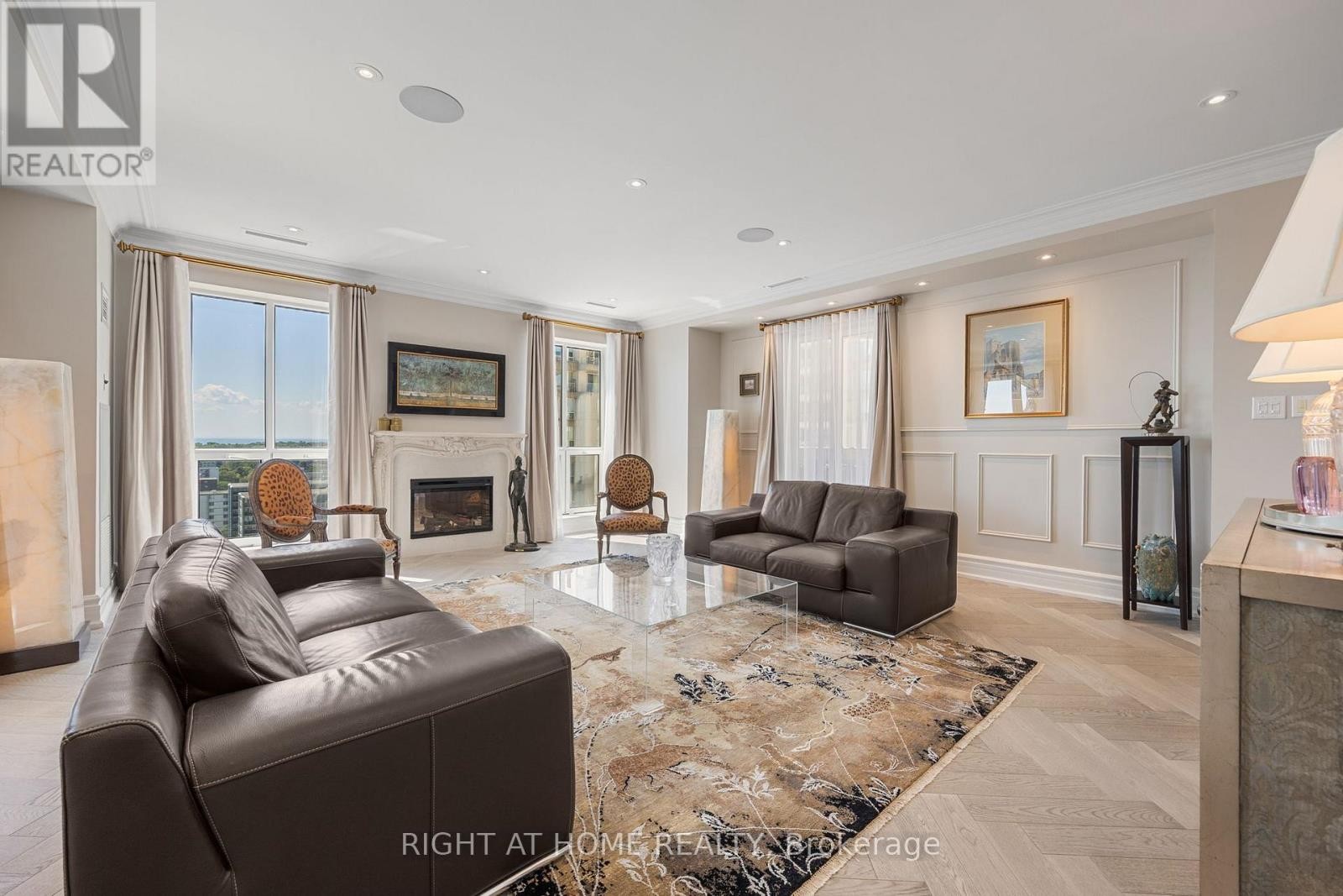












PH1501 - 2287 LAKE SHORE BOULEVARD W

,
Toronto (Mimico),




Ontario
M8V3Y1

