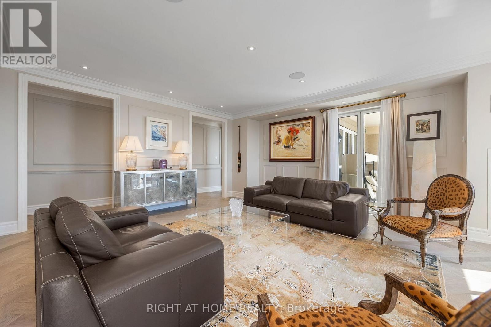 












PH1501 - 2287 LAKE SHORE BOULEVARD W

,
Toronto (Mimico),




Ontario
M8V3Y1

