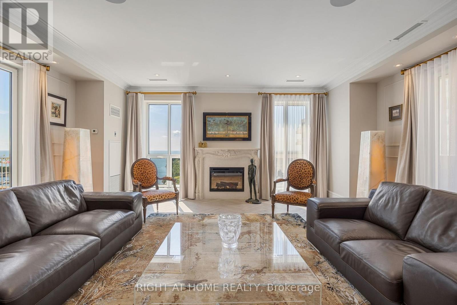 












PH1501 - 2287 LAKE SHORE BOULEVARD W

,
Toronto (Mimico),




Ontario
M8V3Y1


