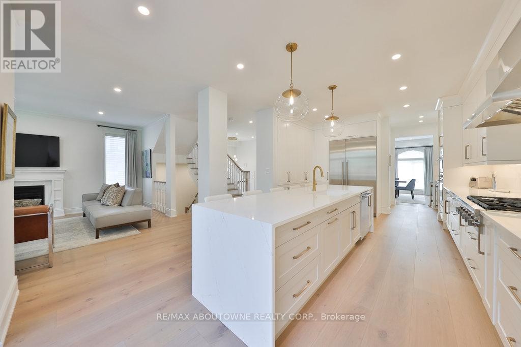 












30 - 2400 NEYAGAWA BOULEVARD

,
Oakville (RO River Oaks),




Ontario
L6H7P5

