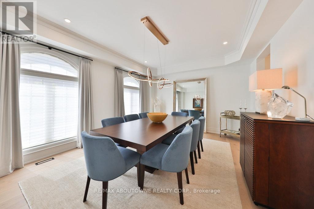 












30 - 2400 NEYAGAWA BOULEVARD

,
Oakville (RO River Oaks),




Ontario
L6H7P5

