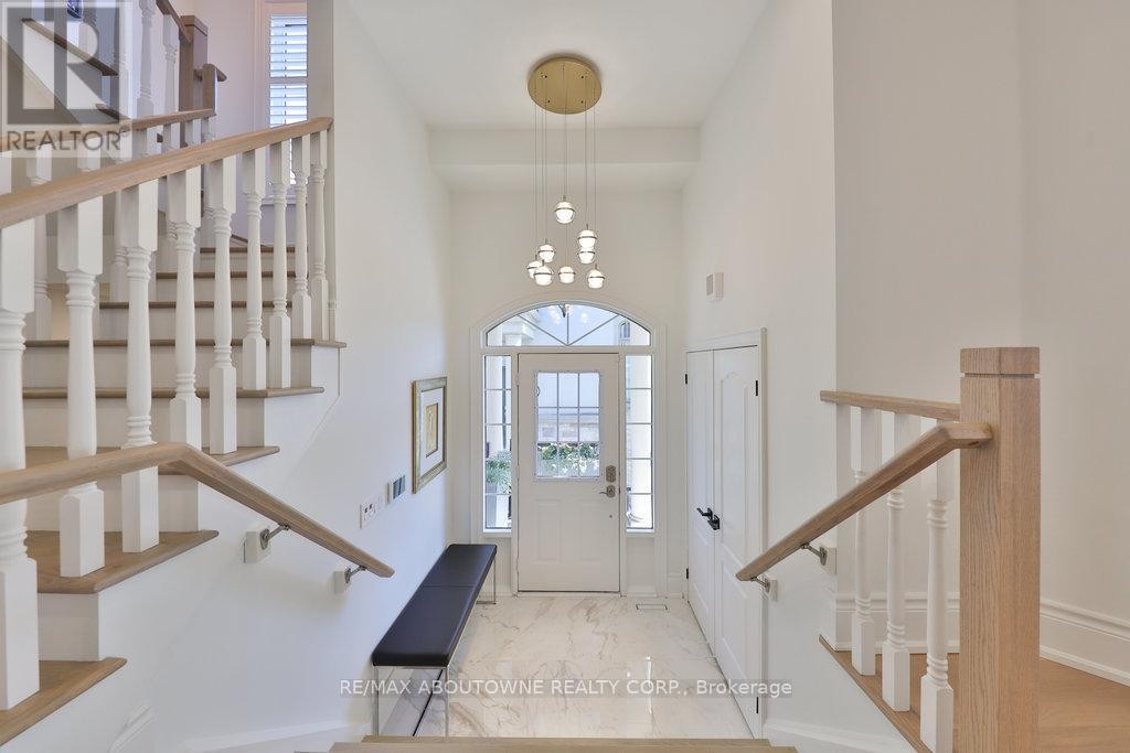 












30 - 2400 NEYAGAWA BOULEVARD

,
Oakville (RO River Oaks),




Ontario
L6H7P5

