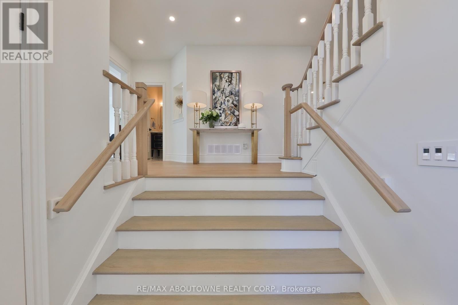 












30 - 2400 NEYAGAWA BOULEVARD

,
Oakville (RO River Oaks),




Ontario
L6H7P5


