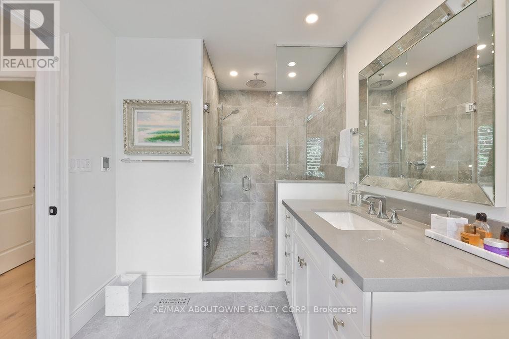 












30 - 2400 NEYAGAWA BOULEVARD

,
Oakville (RO River Oaks),




Ontario
L6H7P5

