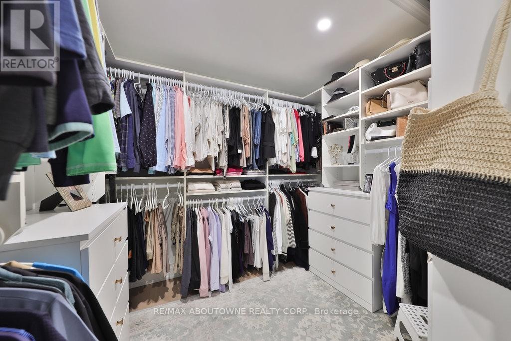 












30 - 2400 NEYAGAWA BOULEVARD

,
Oakville (RO River Oaks),




Ontario
L6H7P5


