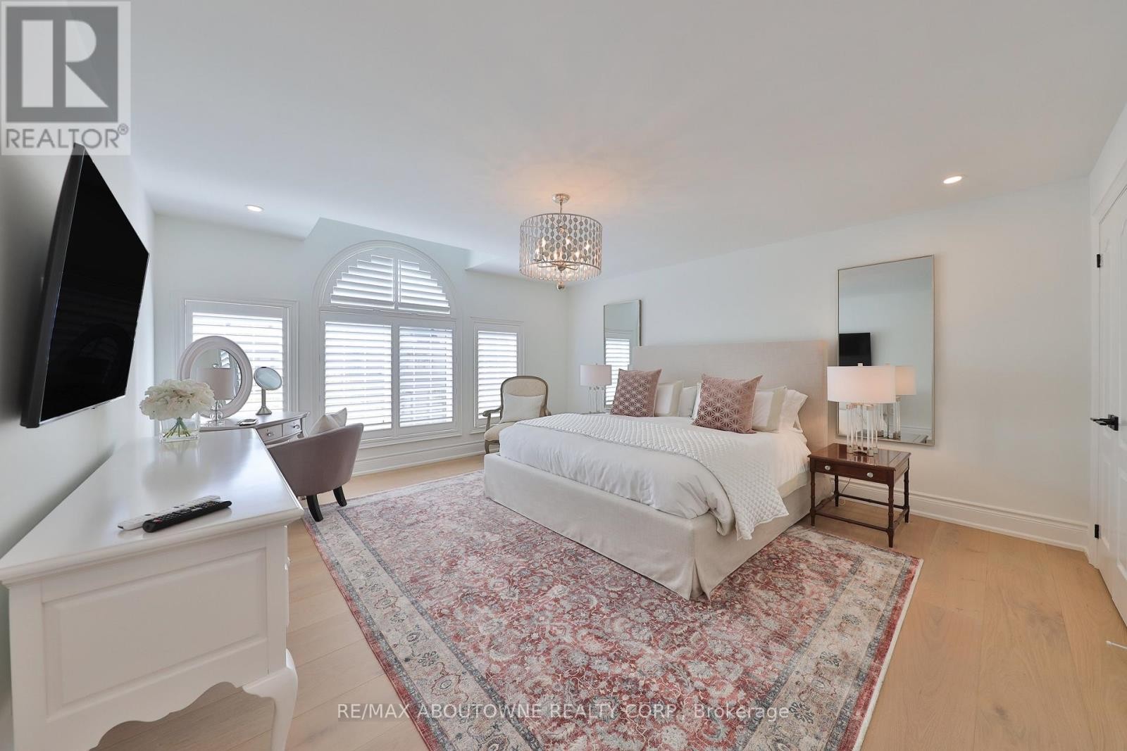 












30 - 2400 NEYAGAWA BOULEVARD

,
Oakville (RO River Oaks),




Ontario
L6H7P5

