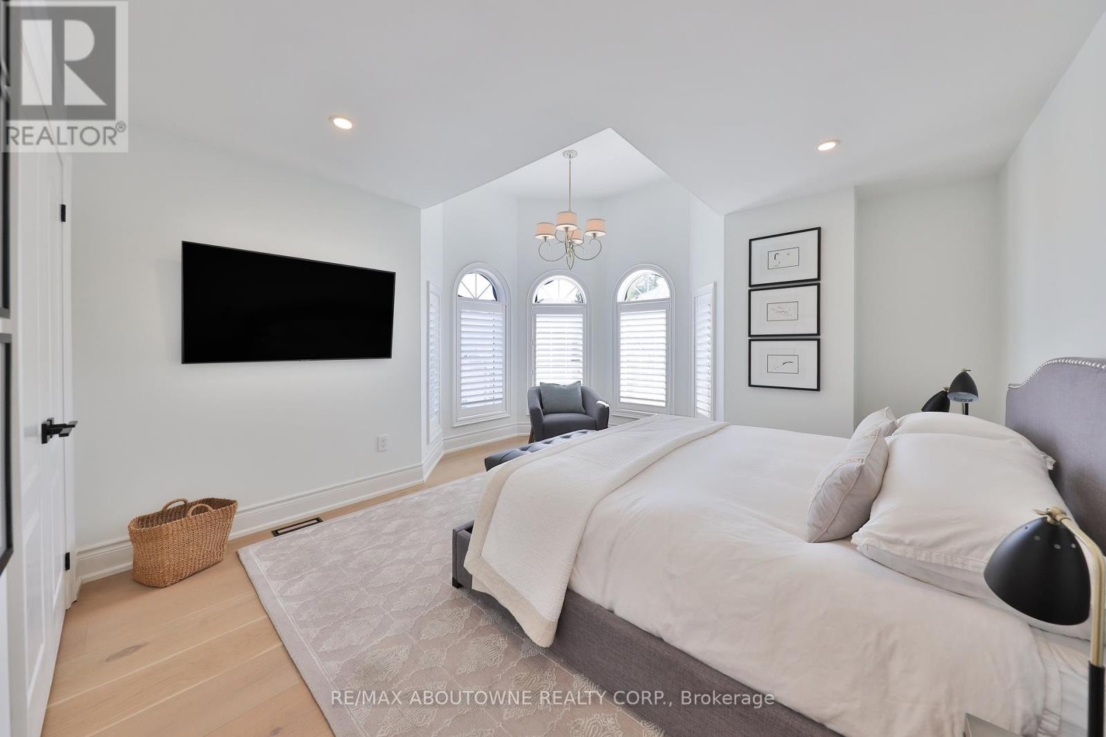 












30 - 2400 NEYAGAWA BOULEVARD

,
Oakville (RO River Oaks),




Ontario
L6H7P5

