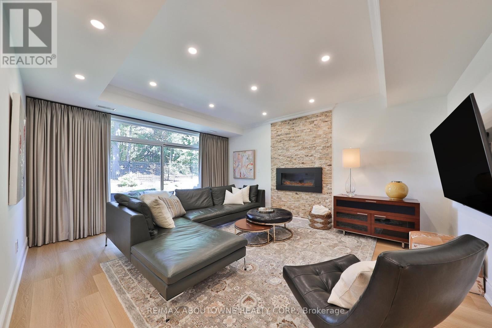 












30 - 2400 NEYAGAWA BOULEVARD

,
Oakville (RO River Oaks),




Ontario
L6H7P5

