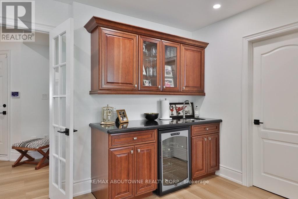 












30 - 2400 NEYAGAWA BOULEVARD

,
Oakville (RO River Oaks),




Ontario
L6H7P5

