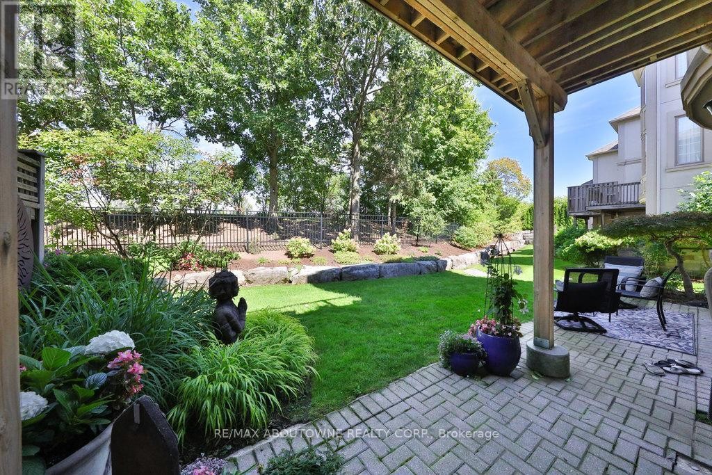 












30 - 2400 NEYAGAWA BOULEVARD

,
Oakville (RO River Oaks),




Ontario
L6H7P5

