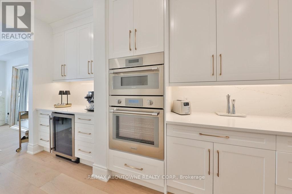 












30 - 2400 NEYAGAWA BOULEVARD

,
Oakville (RO River Oaks),




Ontario
L6H7P5

