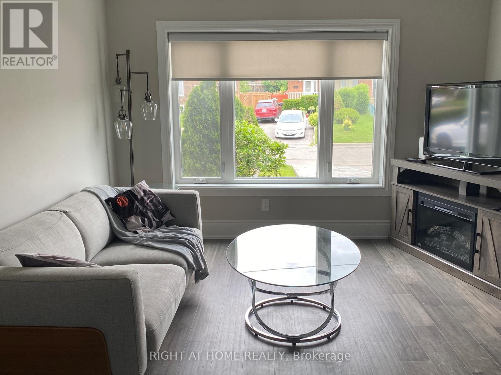 












MAIN - 9 SNOWOOD COURT

,
Toronto (Glenfield-Jane Heights),




Ontario
M3N1E7

