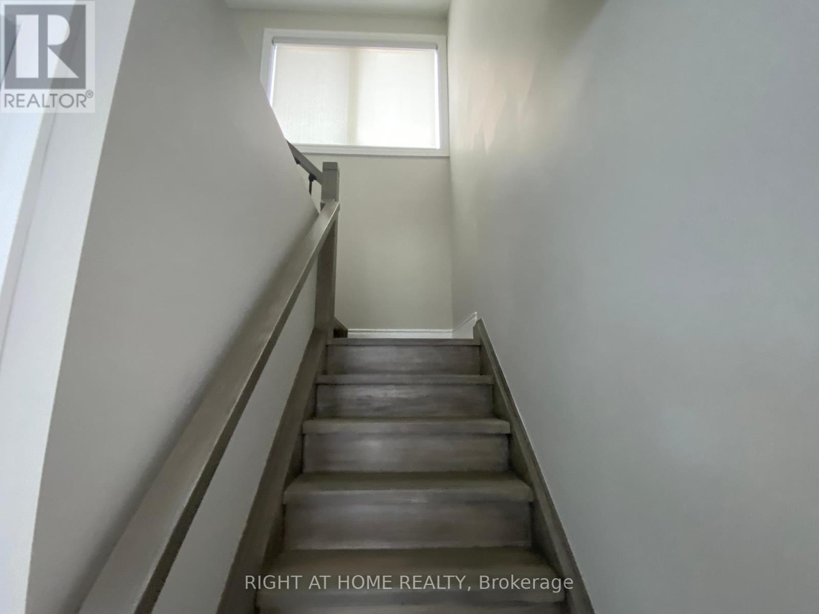 












MAIN - 9 SNOWOOD COURT

,
Toronto (Glenfield-Jane Heights),




Ontario
M3N1E7

