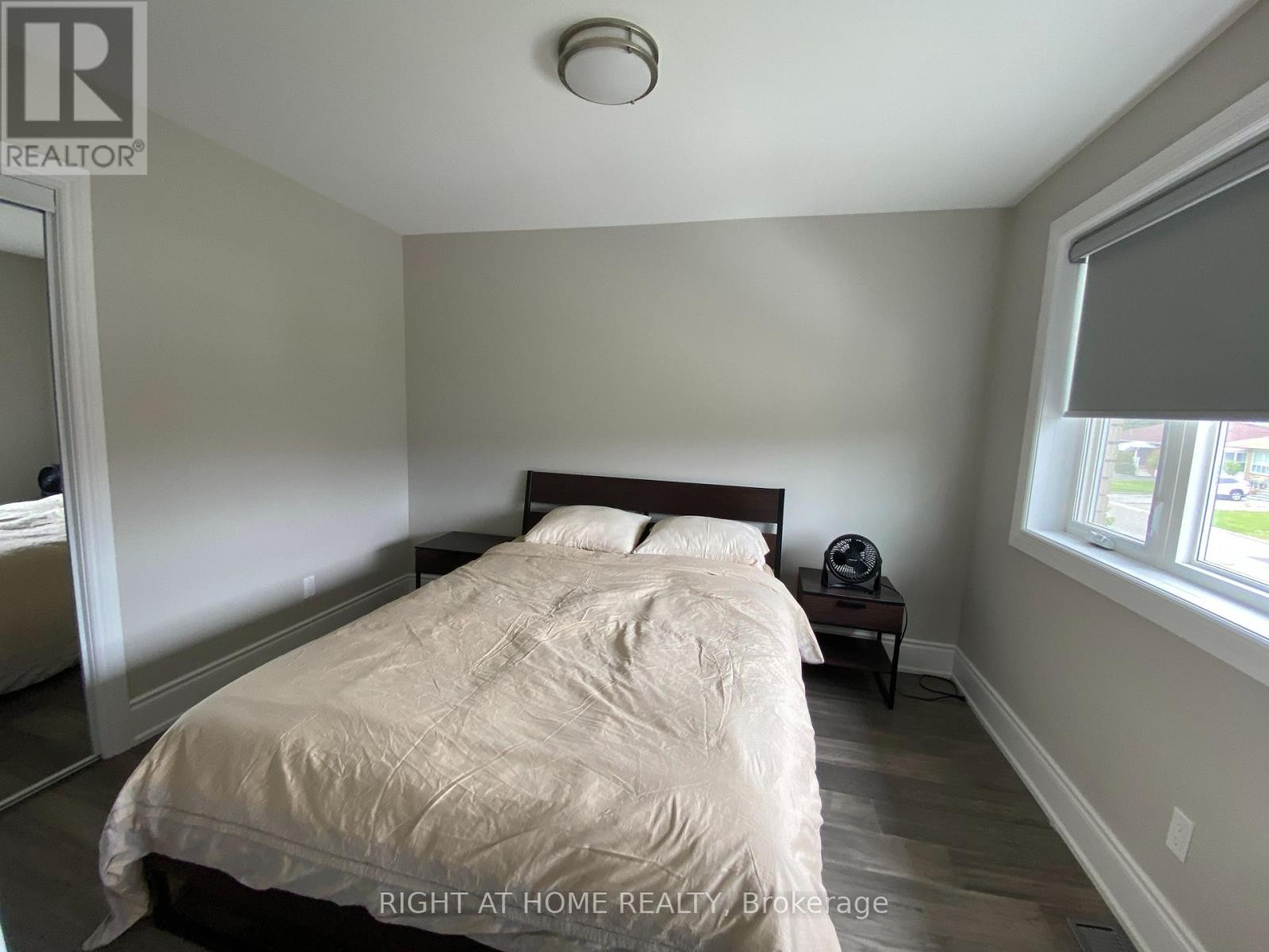 












MAIN - 9 SNOWOOD COURT

,
Toronto (Glenfield-Jane Heights),




Ontario
M3N1E7

