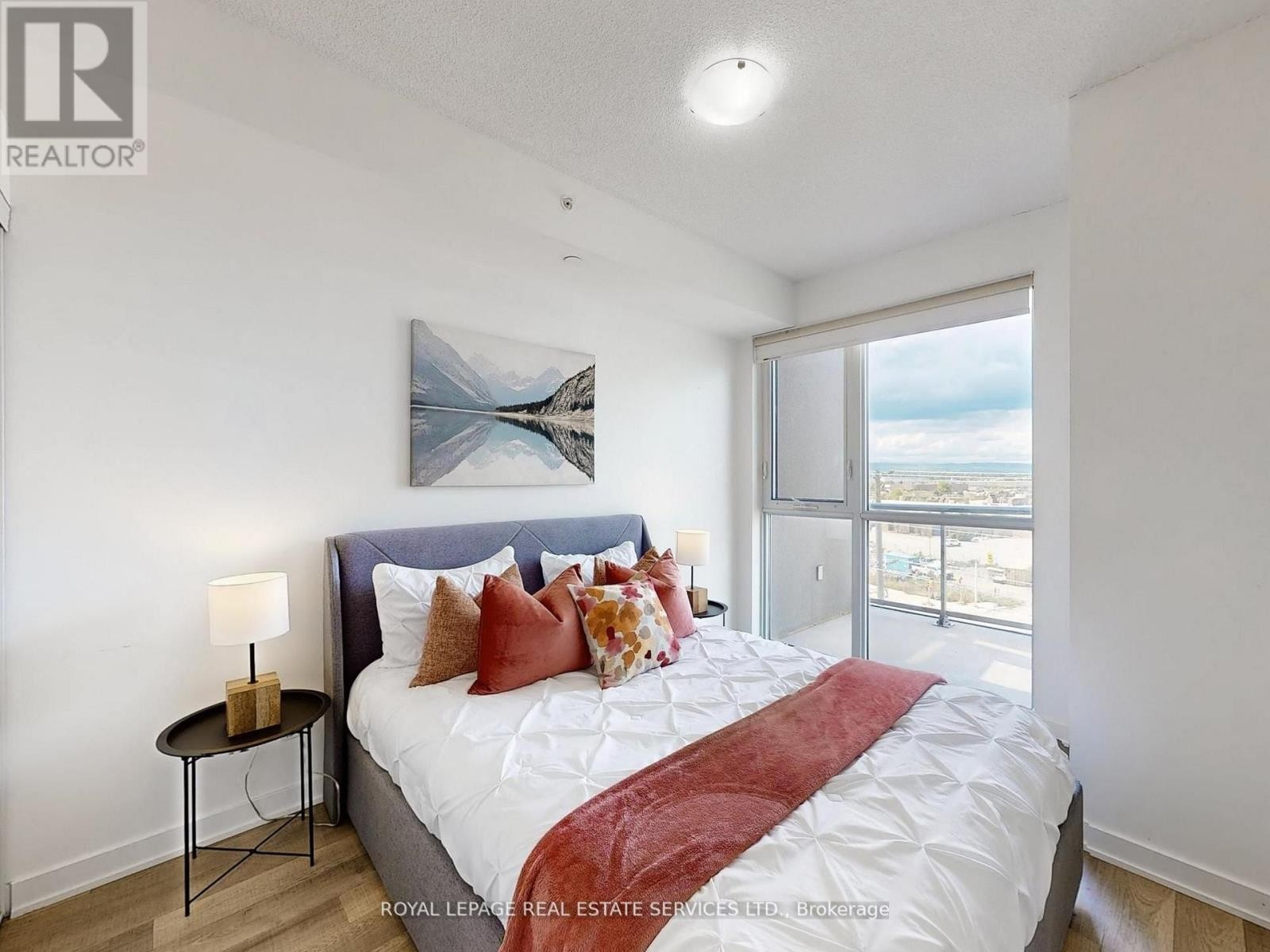 












625A - 5230 DUNDAS STREET

,
Burlington (Orchard),




Ontario
L7L0J5

