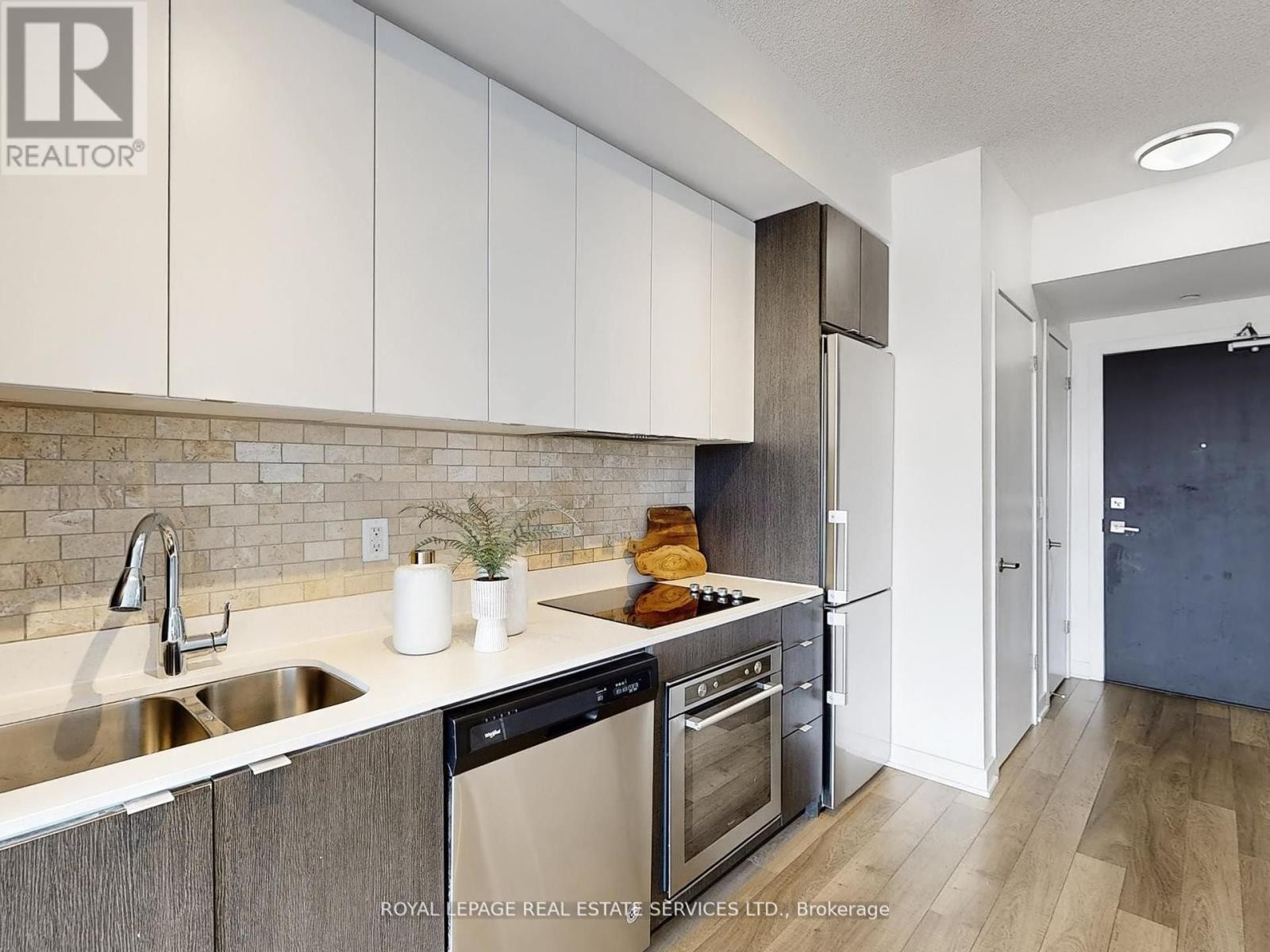 












625A - 5230 DUNDAS STREET

,
Burlington (Orchard),




Ontario
L7L0J5

