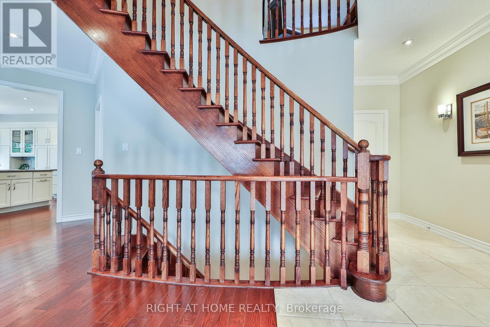 












2435 VALLEY FOREST WAY

,
Oakville (RO River Oaks),




Ontario
L6H6W9

