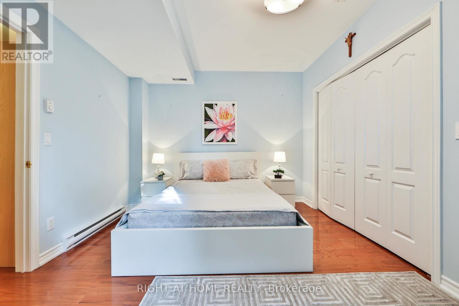 












2435 VALLEY FOREST WAY

,
Oakville (RO River Oaks),




Ontario
L6H6W9


