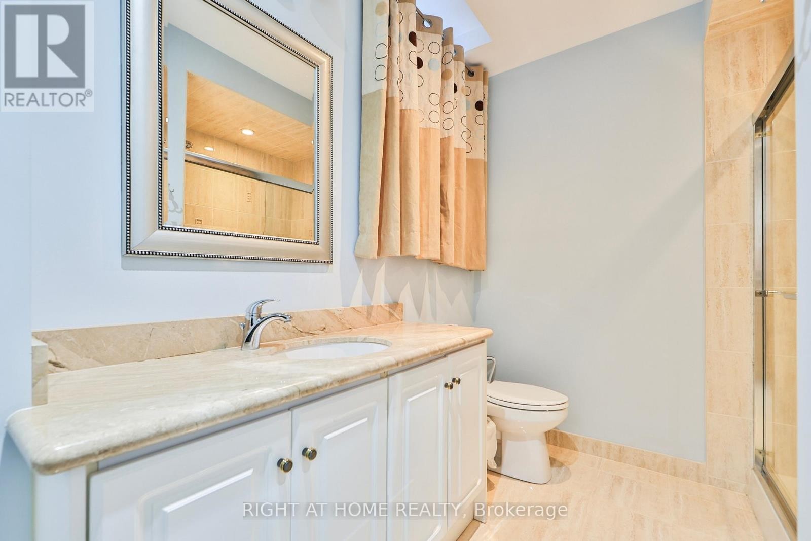 












2435 VALLEY FOREST WAY

,
Oakville (RO River Oaks),




Ontario
L6H6W9

