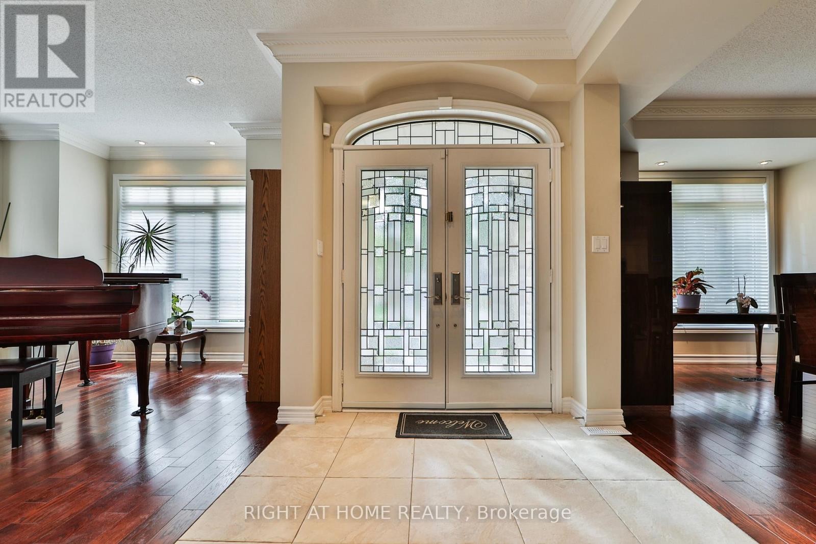 












2435 VALLEY FOREST WAY

,
Oakville (RO River Oaks),




Ontario
L6H6W9

