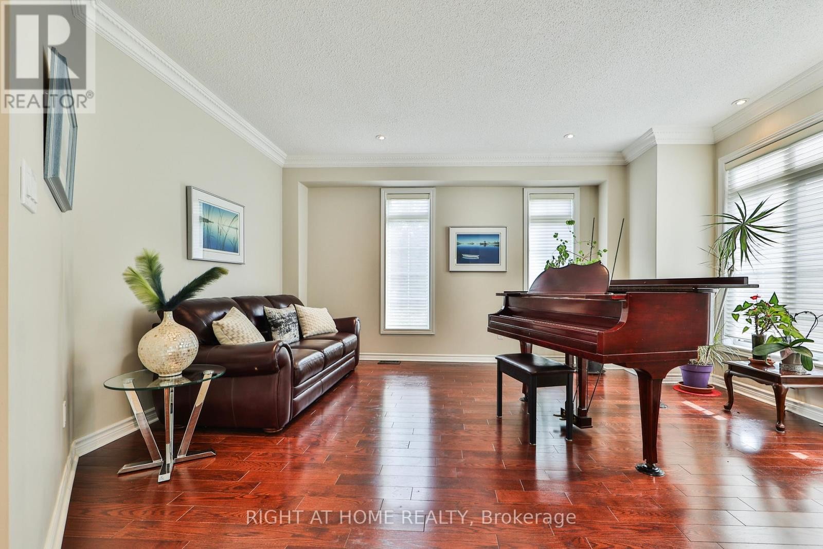 












2435 VALLEY FOREST WAY

,
Oakville (RO River Oaks),




Ontario
L6H6W9

