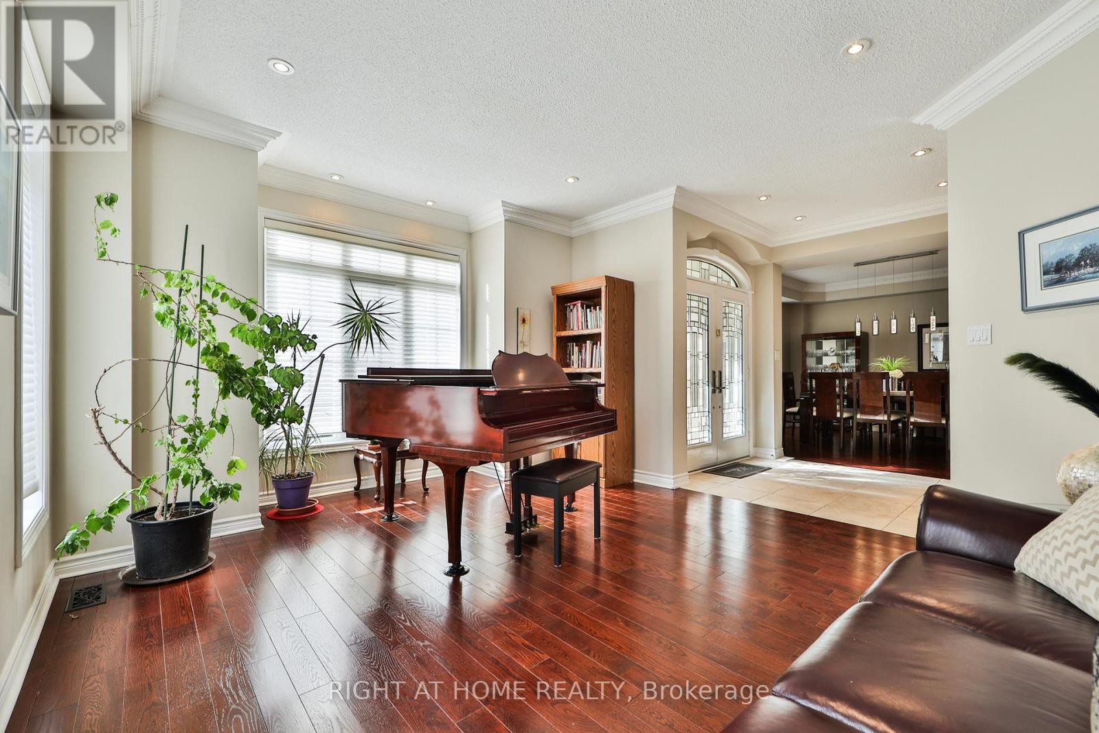 












2435 VALLEY FOREST WAY

,
Oakville (RO River Oaks),




Ontario
L6H6W9

