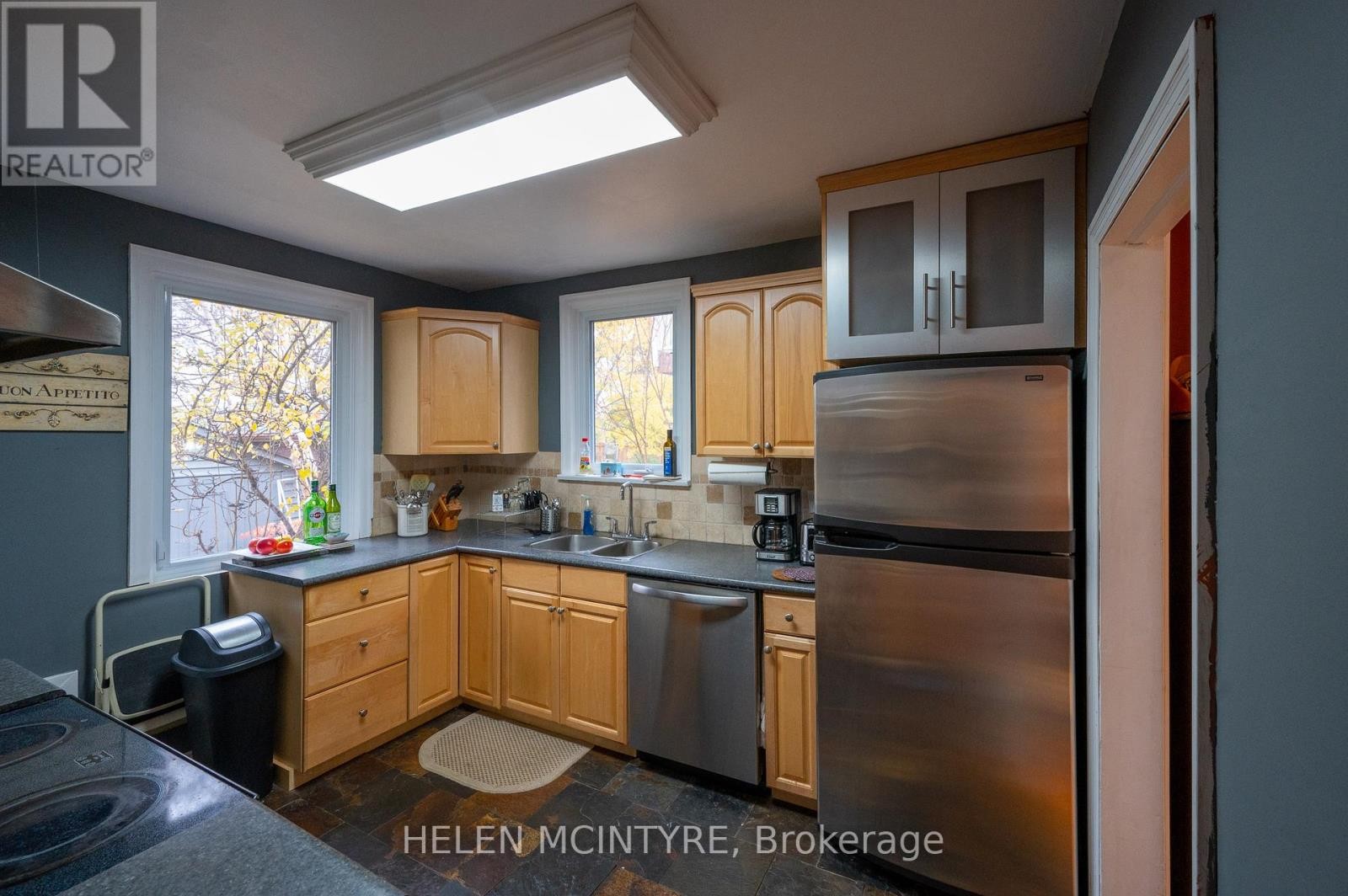 












34 DUNNING CRESCENT

,
Toronto (Alderwood),




Ontario
M8W4S8

