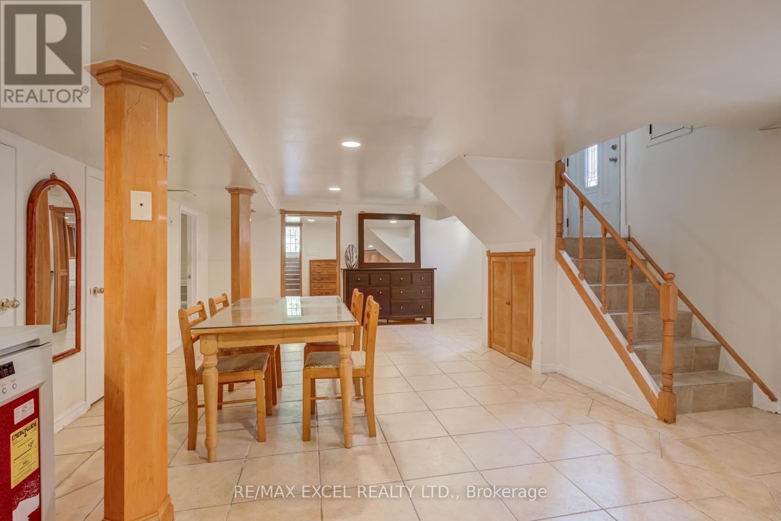 












45 STANMILLS ROAD

,
Toronto (Islington-City Centre West),




Ontario
M8Z1Y1

