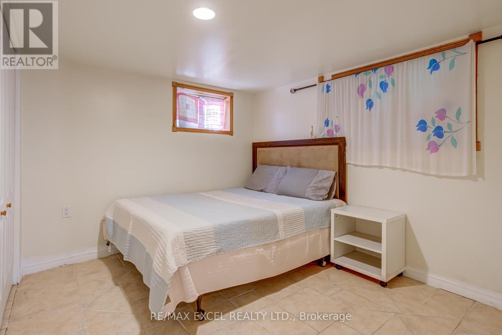 












45 STANMILLS ROAD

,
Toronto (Islington-City Centre West),




Ontario
M8Z1Y1

