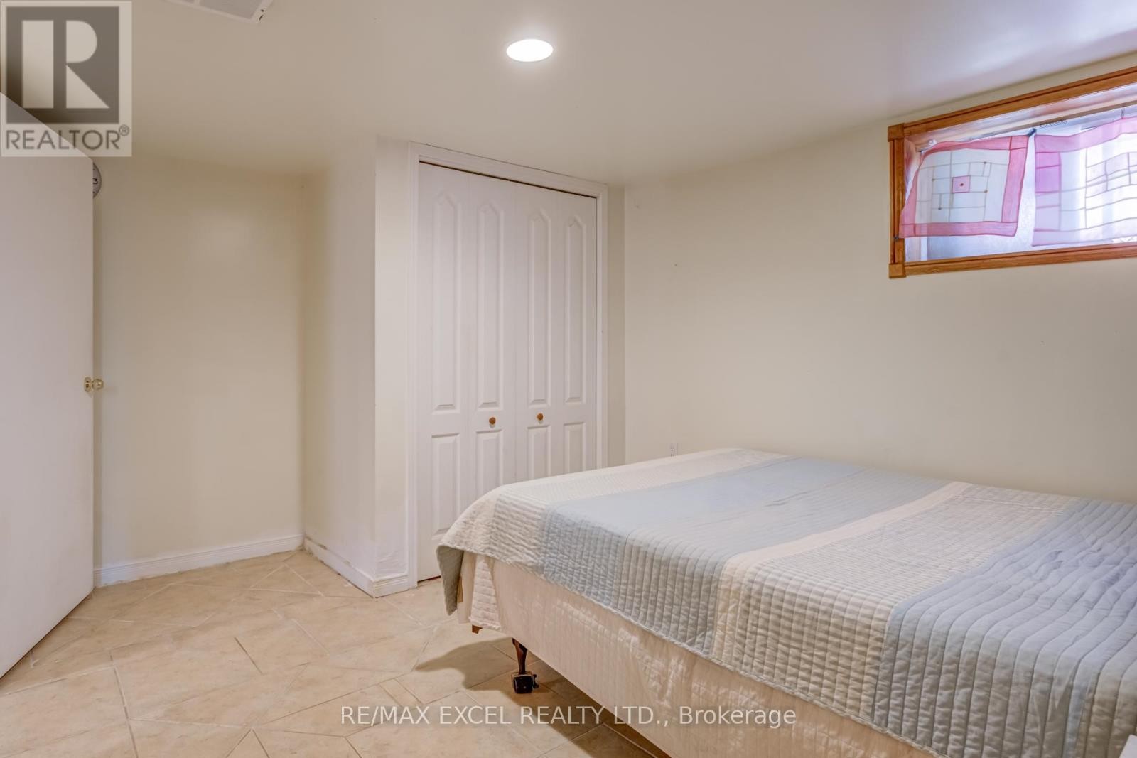 












45 STANMILLS ROAD

,
Toronto (Islington-City Centre West),




Ontario
M8Z1Y1

