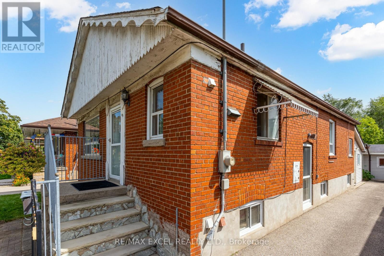 












45 STANMILLS ROAD

,
Toronto (Islington-City Centre West),




Ontario
M8Z1Y1

