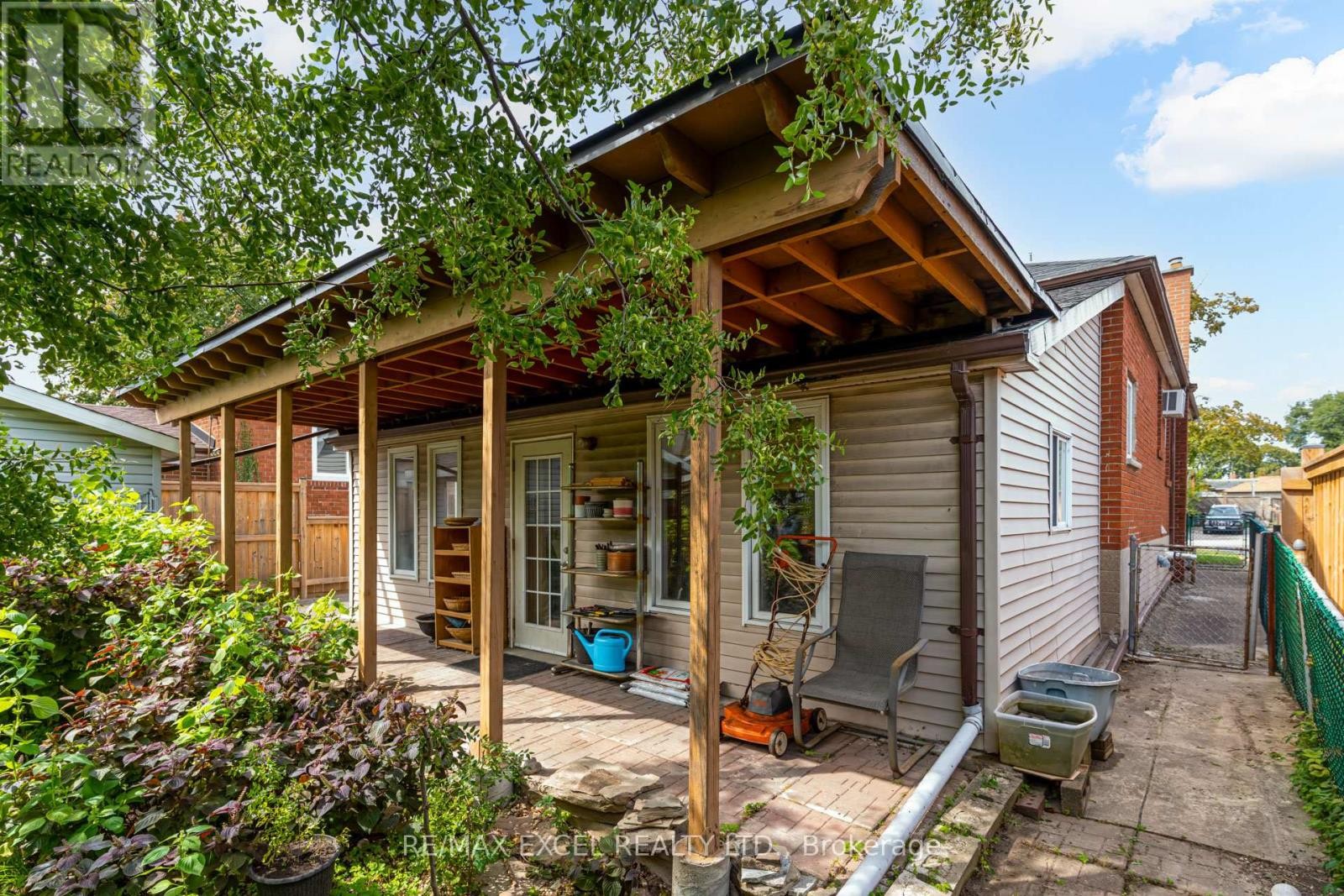 












45 STANMILLS ROAD

,
Toronto (Islington-City Centre West),




Ontario
M8Z1Y1

