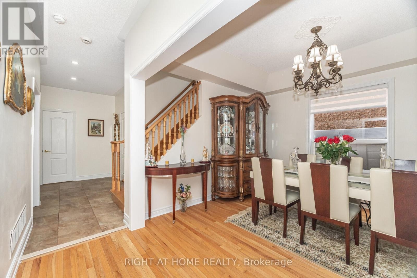 












2 MELROSE GARDENS

,
Brampton (Snelgrove),




Ontario
L7A1J7

