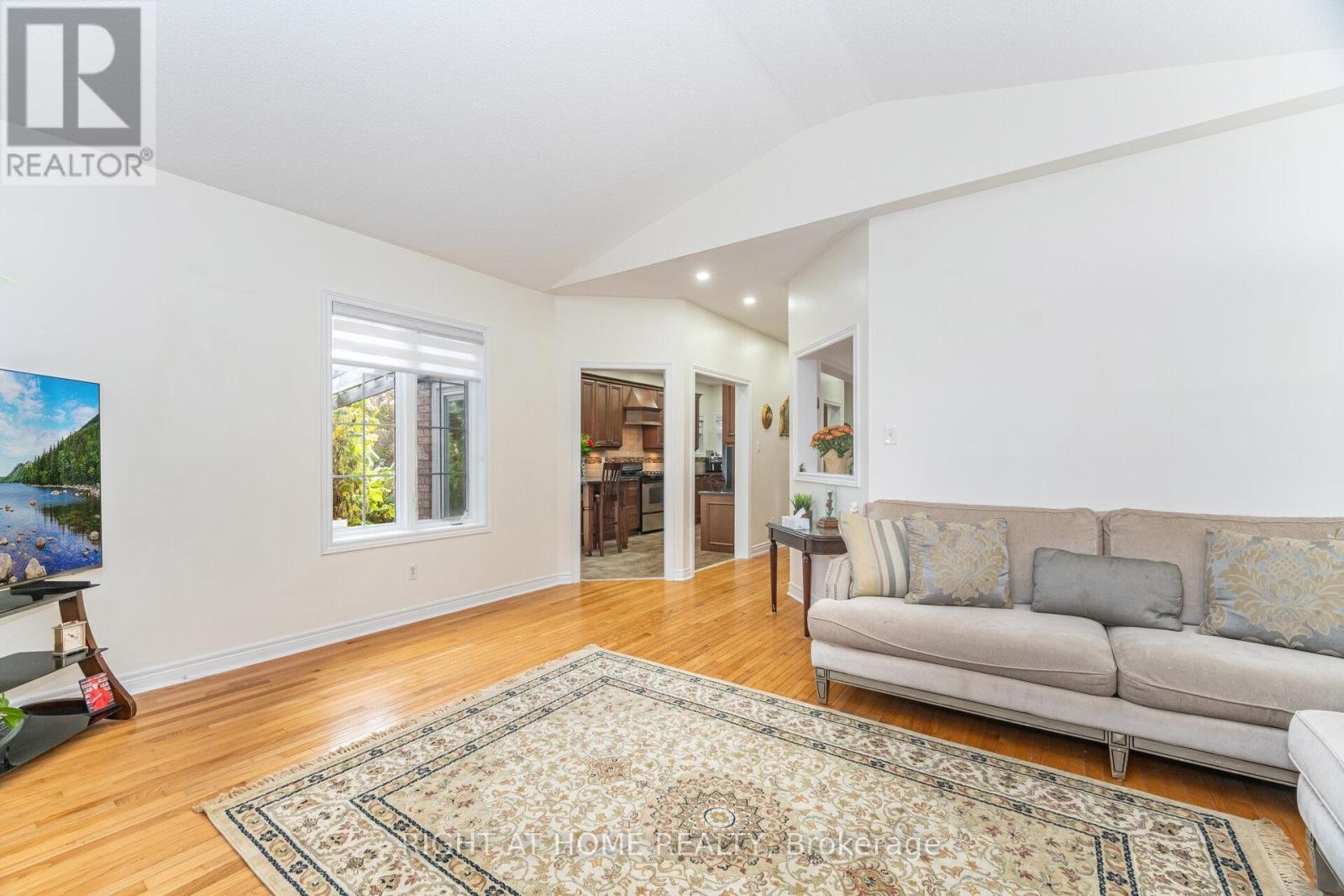












2 MELROSE GARDENS

,
Brampton (Snelgrove),




Ontario
L7A1J7

