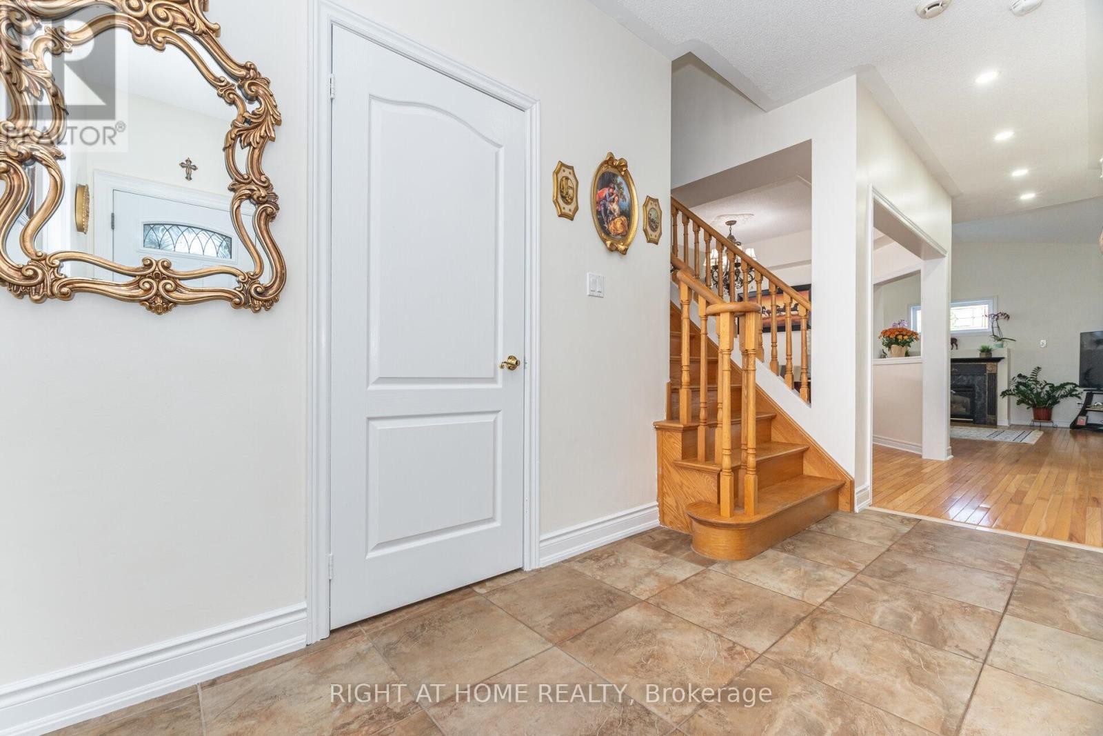 












2 MELROSE GARDENS

,
Brampton (Snelgrove),




Ontario
L7A1J7

