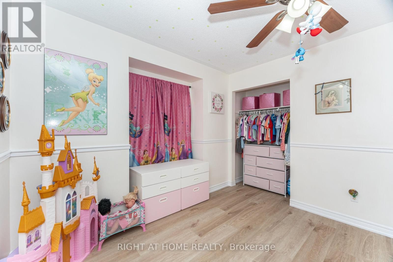 












2 MELROSE GARDENS

,
Brampton (Snelgrove),




Ontario
L7A1J7

