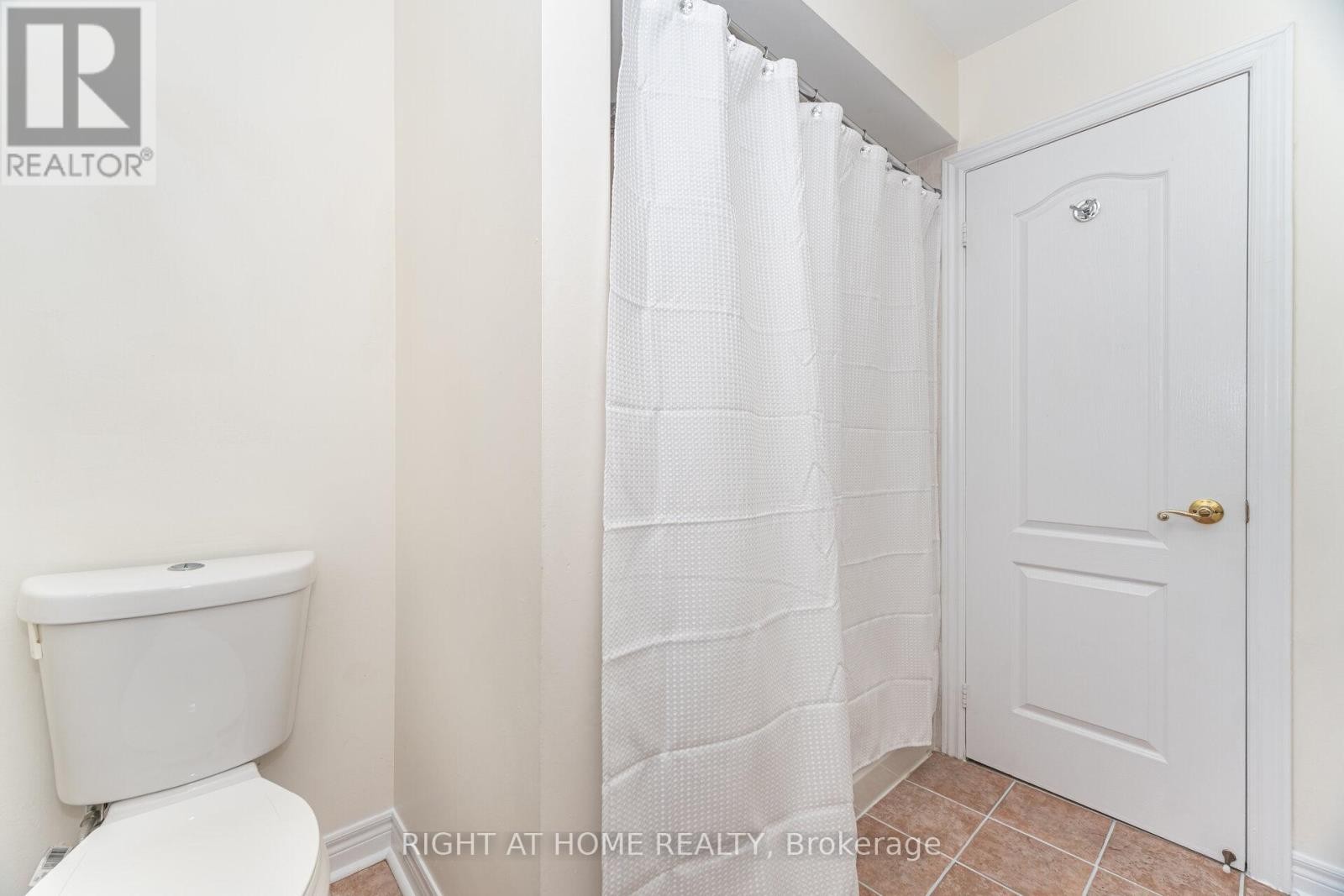 












2 MELROSE GARDENS

,
Brampton (Snelgrove),




Ontario
L7A1J7

